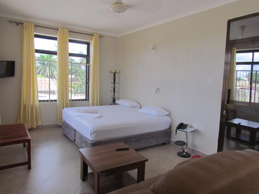FQ Hotel Limited Daressalam Zimmer foto