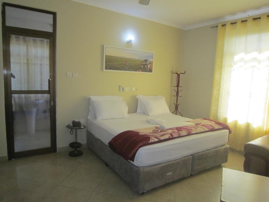 FQ Hotel Limited Daressalam Exterior foto