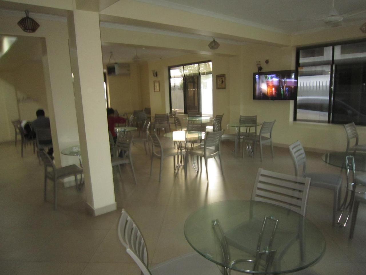 FQ Hotel Limited Daressalam Exterior foto